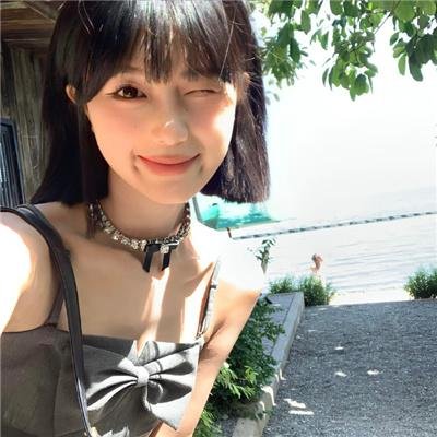 他有一张鲍嘉的脸